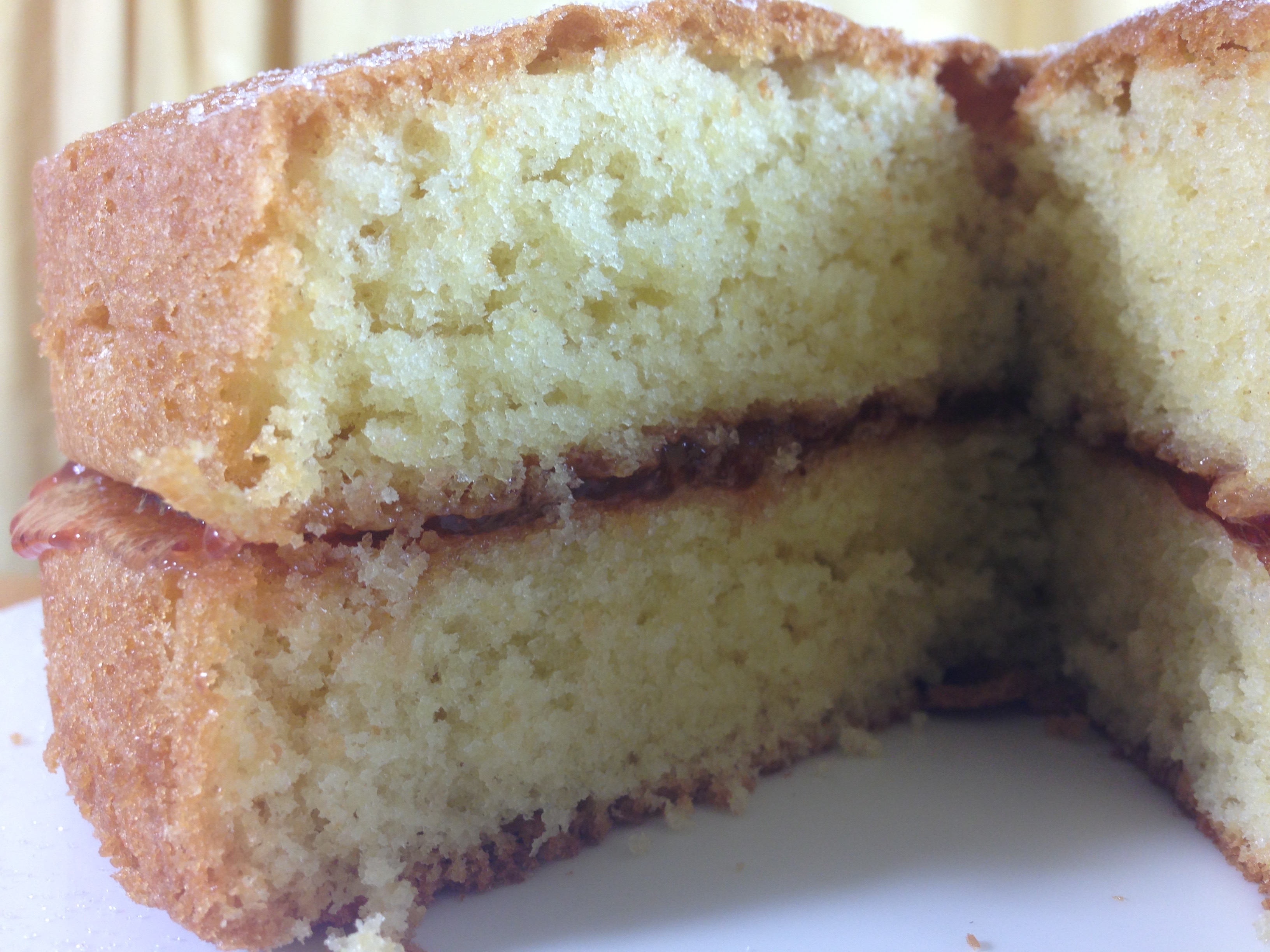 How to bake a simple cake for beginners