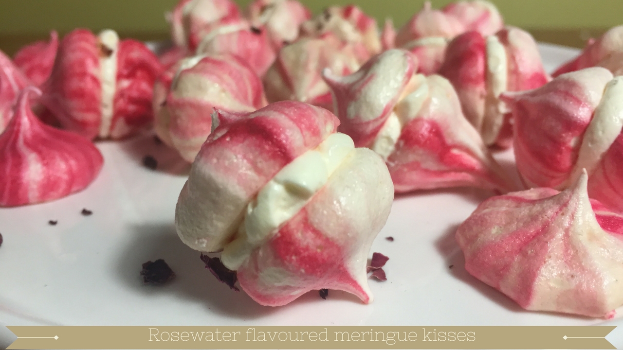 How to make meringue kisses : Meringue kisses recipe uk